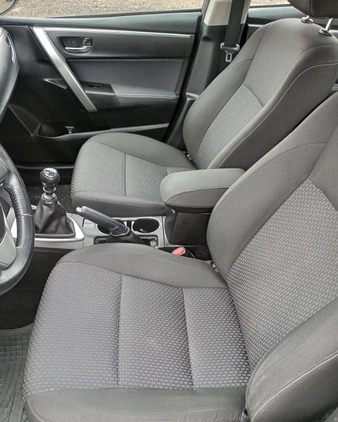 Toyota Corolla cena 49999 przebieg: 128000, rok produkcji 2015 z Warszawa małe 154